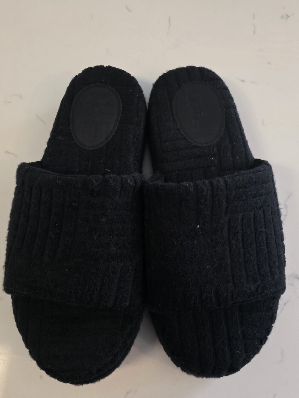 stars above Black Quilted Slip-On Slippers Sz 8
